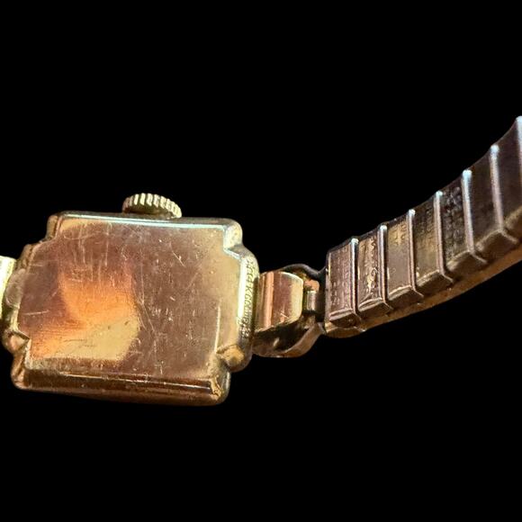Vintage Omega Ladies Gold Tone Manual Wind Wristwatch with Stretch Band main image 4
